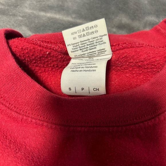 IU Crewneck - Picture 2 of 4